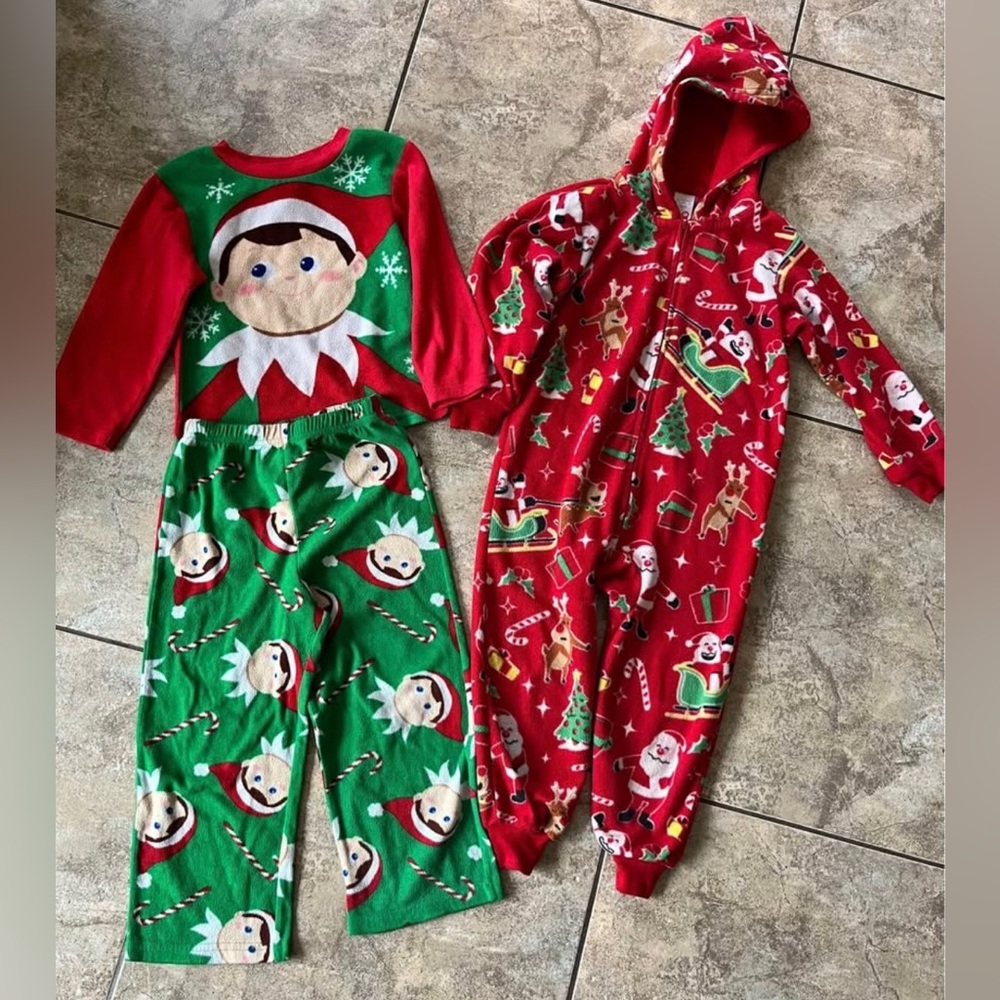 Set of comfy holiday pajamas - size XS (4) - excellent condition - sold together